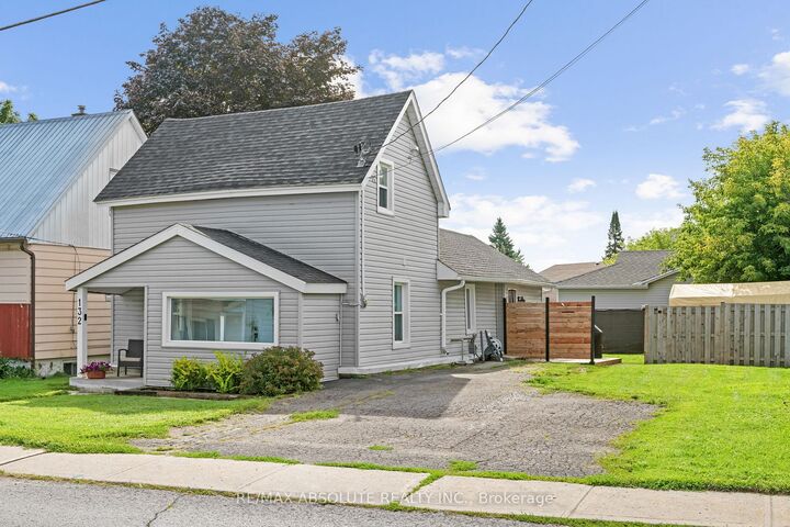 Property Photo:  132 Edward Street S  ON K7S 2X4 