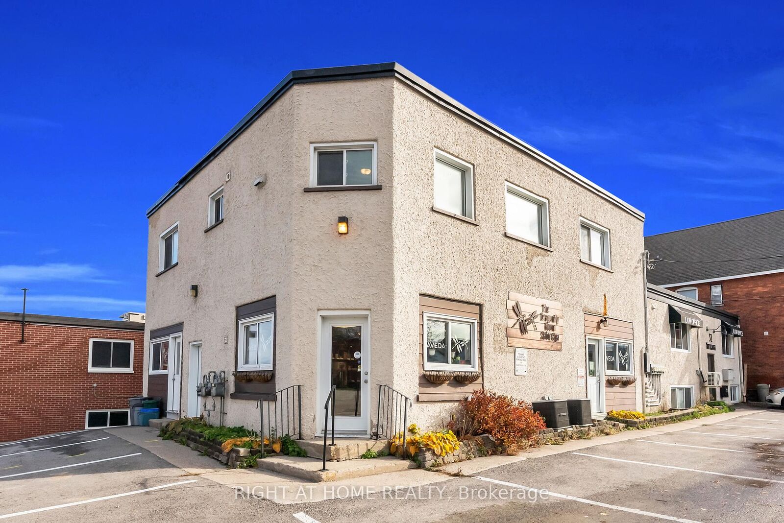Property Photo:  32 Matchedash Street N Apartment A  ON L3V 4T5 
