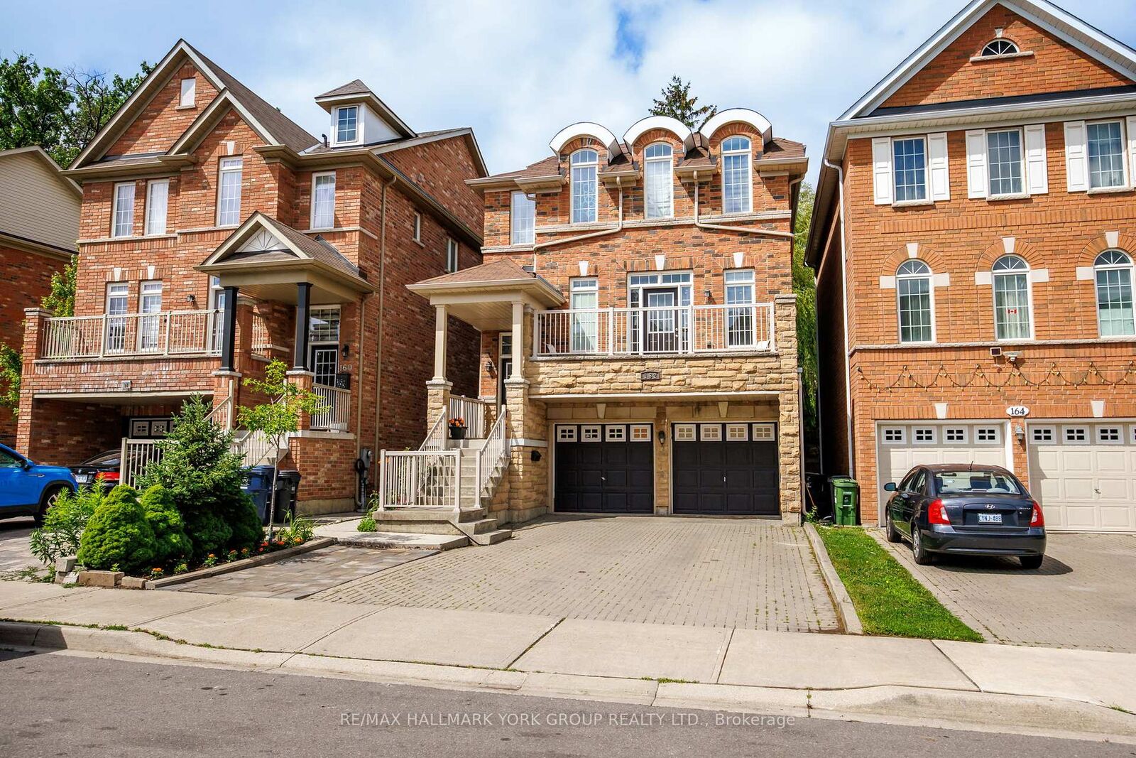 Property Photo:  162 Bob Yuill Drive  ON M9M 0B1 