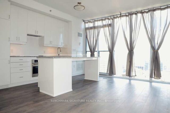Property Photo:  426 University Avenue 3509  ON M5G 1S9 
