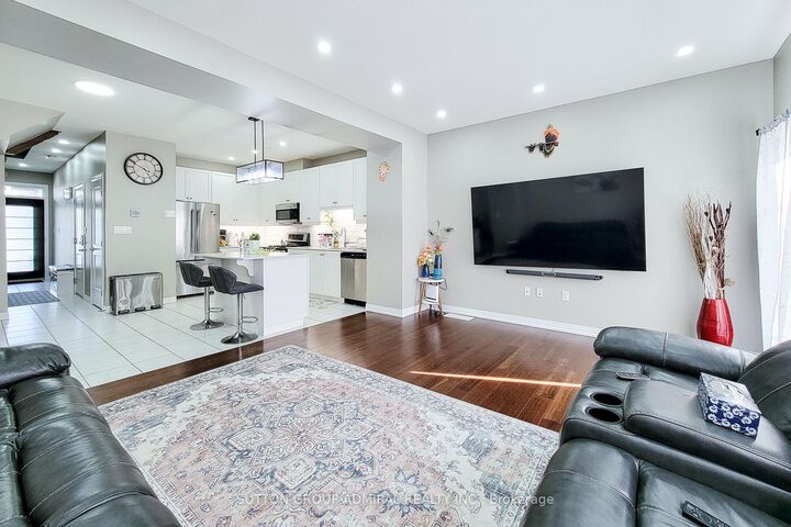 Property Photo: 4002 Crown Street ON L3J 0S6