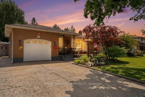 Property Photo:  33 Meadowbrook Crescent  ON L2M 7G8 