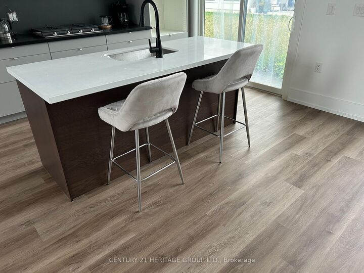 Property Photo:  3714 Quayside Drive  ON L3V 8M9 