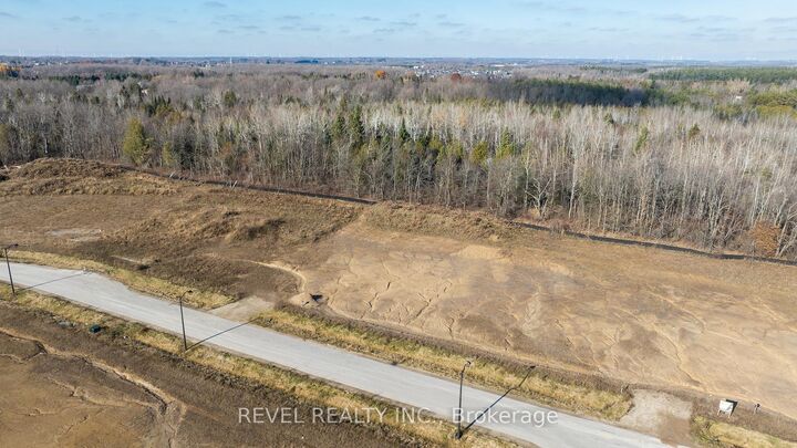 Property Photo:  16 Private Berry Drive  ON L9V 3T8 
