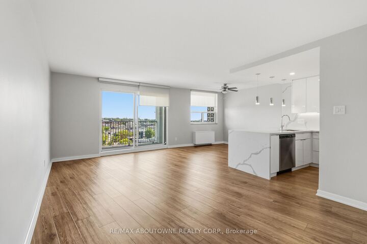 Property Photo:  125 Forsythe Street 1201  ON L6K 3K1 