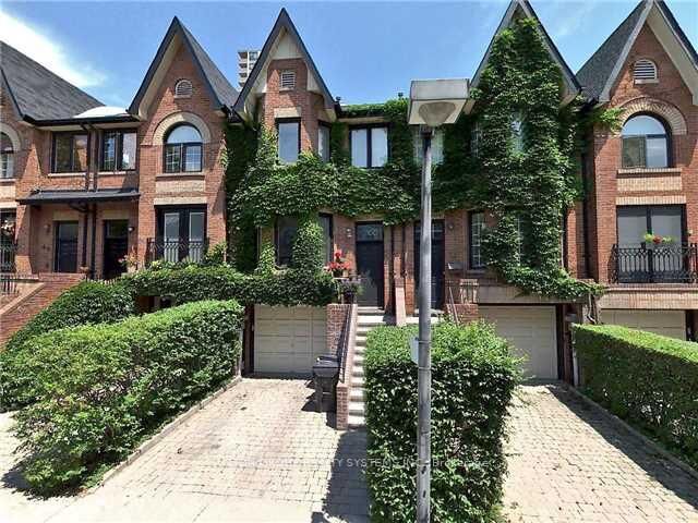 Property Photo:  45 Soho Square  ON M5T 2Z2 