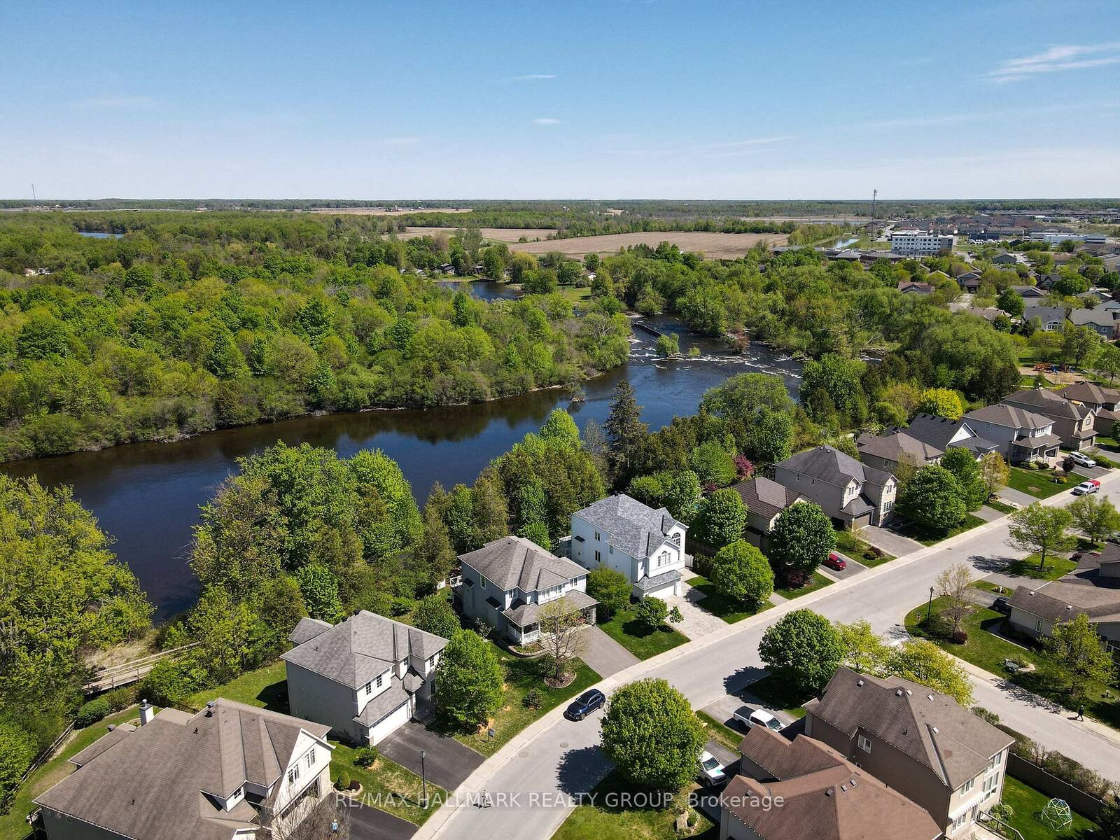 Property Photo:  90 Stonewater Bay N/A  ON K7C 0B1 