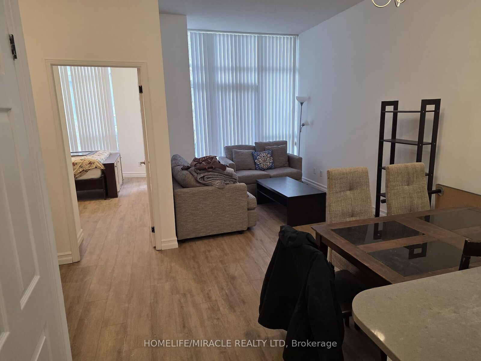 Property Photo:  35 Hollywood Avenue 102  ON M2N 0A9 