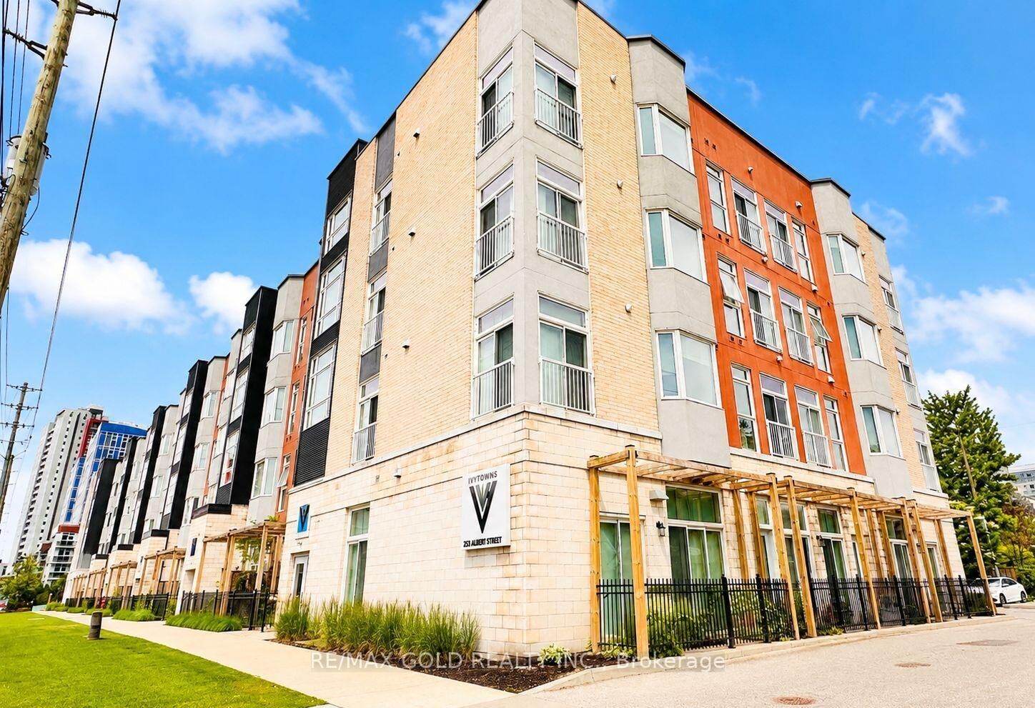 Property Photo:  253 Albert Street 112  ON N2L 0G3 