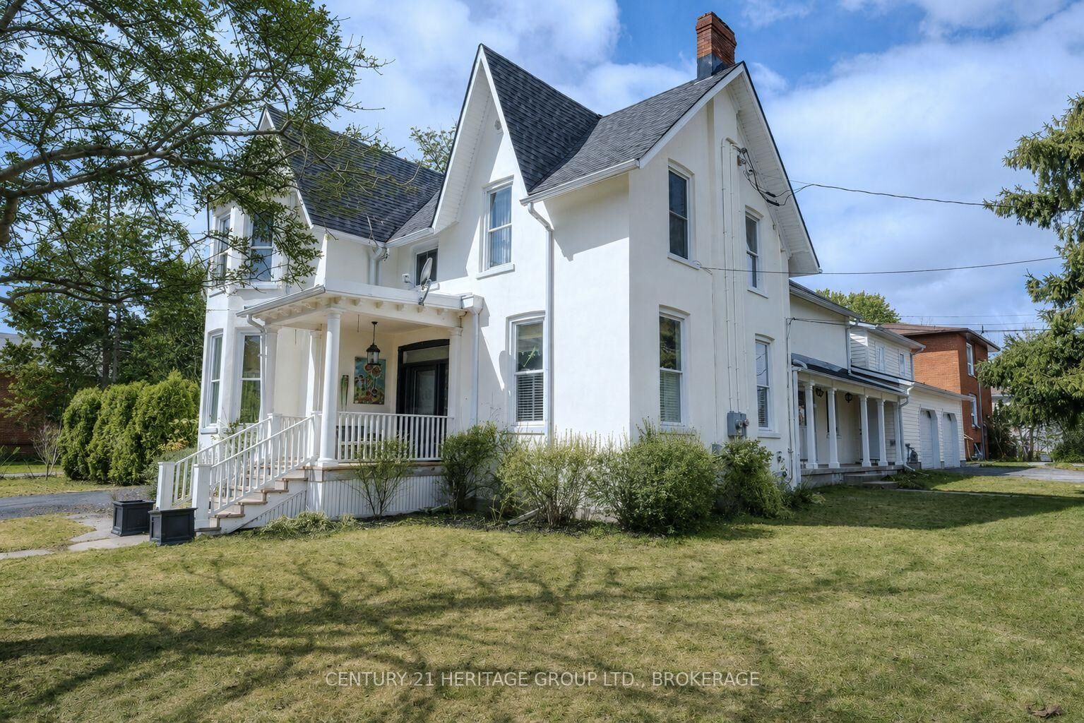 Property Photo:  201 Bridge Street W  ON K7R 2E5 