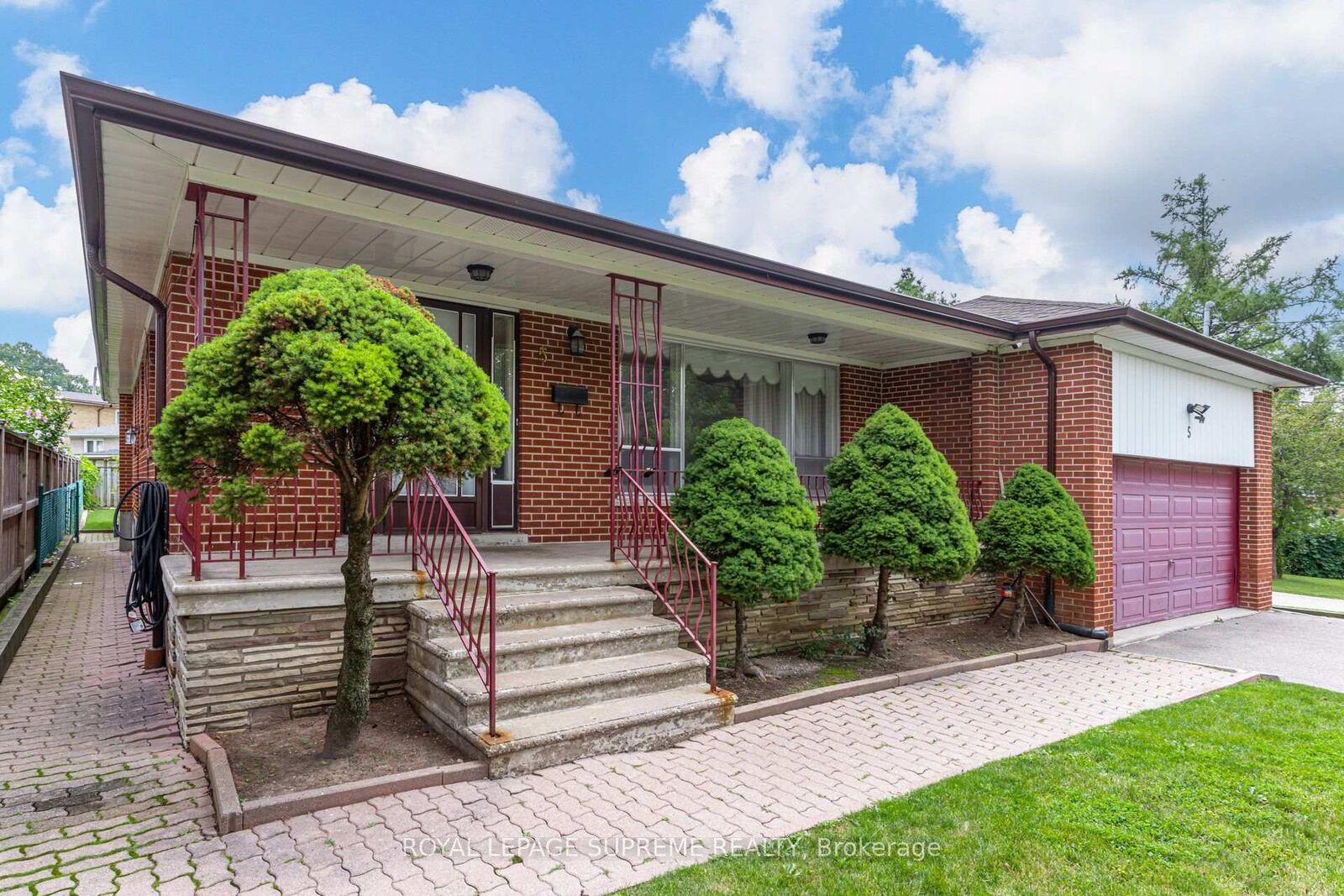 Property Photo:  5 Paramount Court Bsmt  ON M6M 2L3 