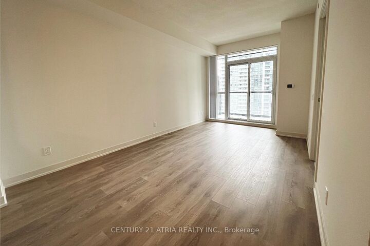 Property Photo:  4955 Yonge Street 802  ON M2N 0L8 