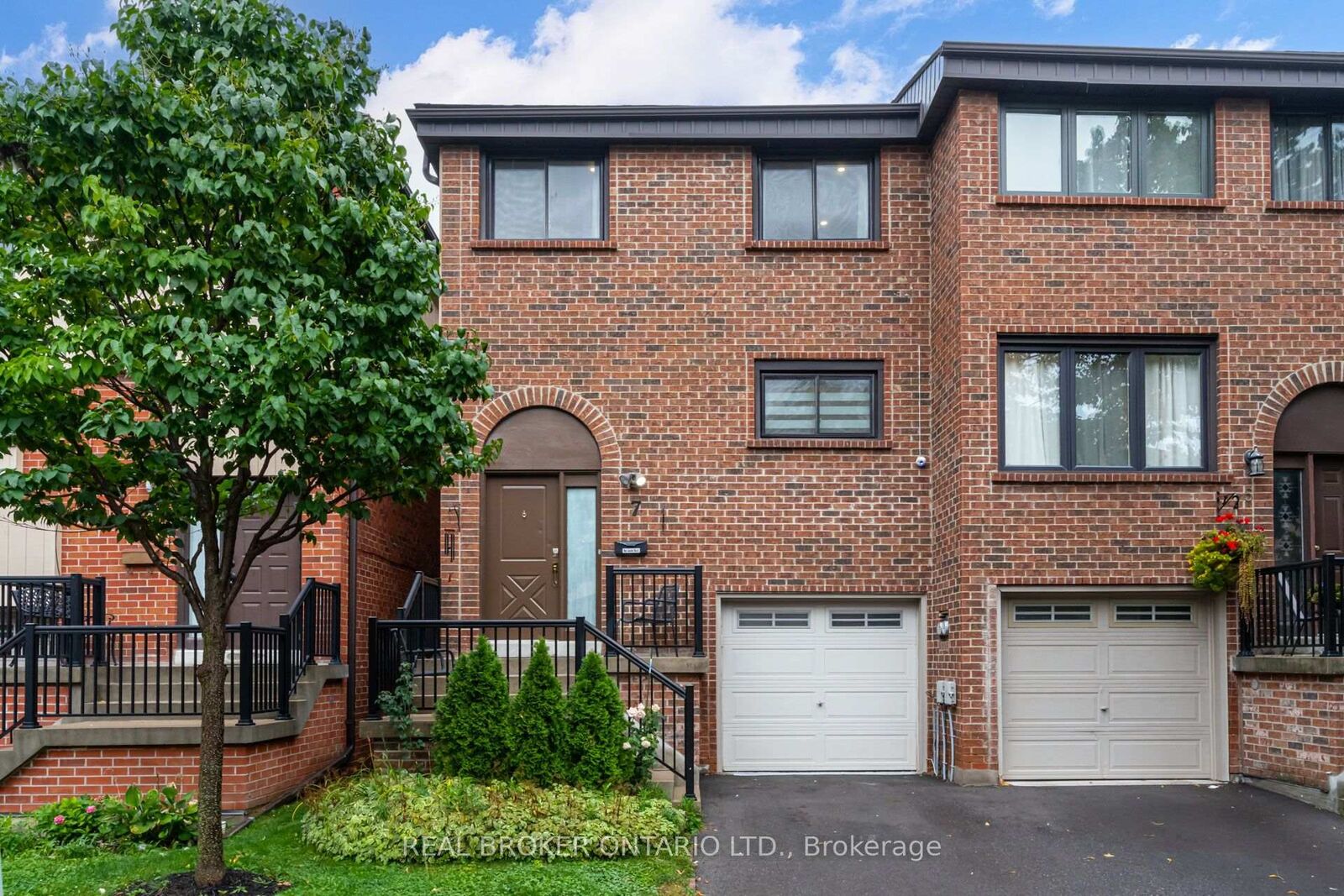Property Photo:  7 Maple Branch Path  ON M9P 3T4 