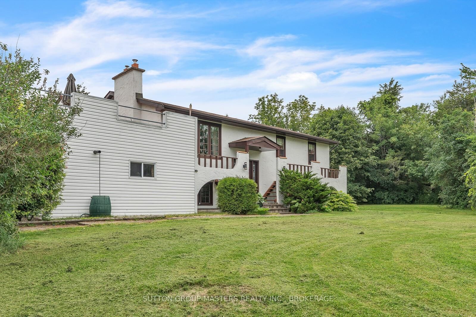 Property Photo:  2 Stonehead Circle  ON K7L 4V1 