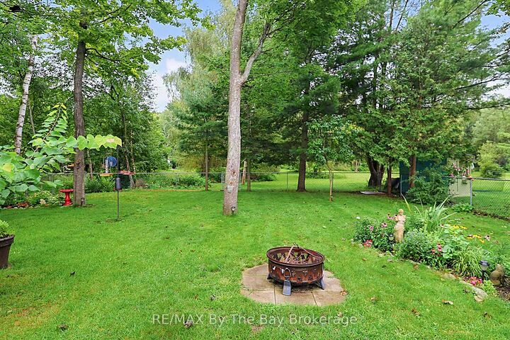 Property Photo:  49 Royal Beech Drive  ON L9Z 1H3 