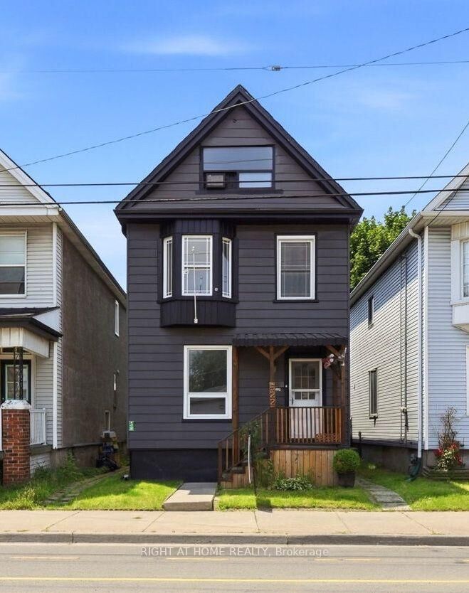Property Photo:  522 Cannon Street E  ON L8L 2E8 