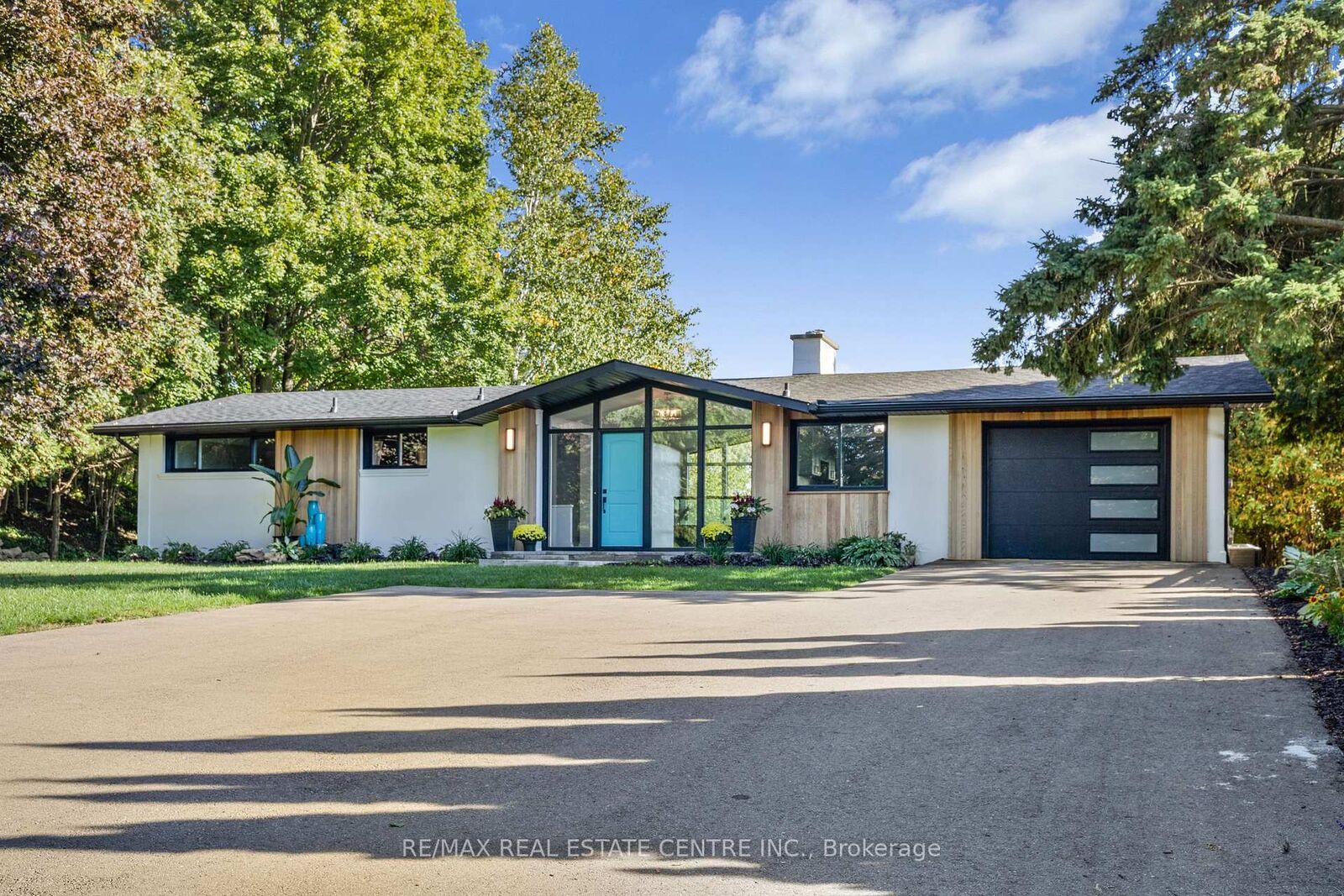 Property Photo:  50 Oak Avenue  ON L9H 4Y9 