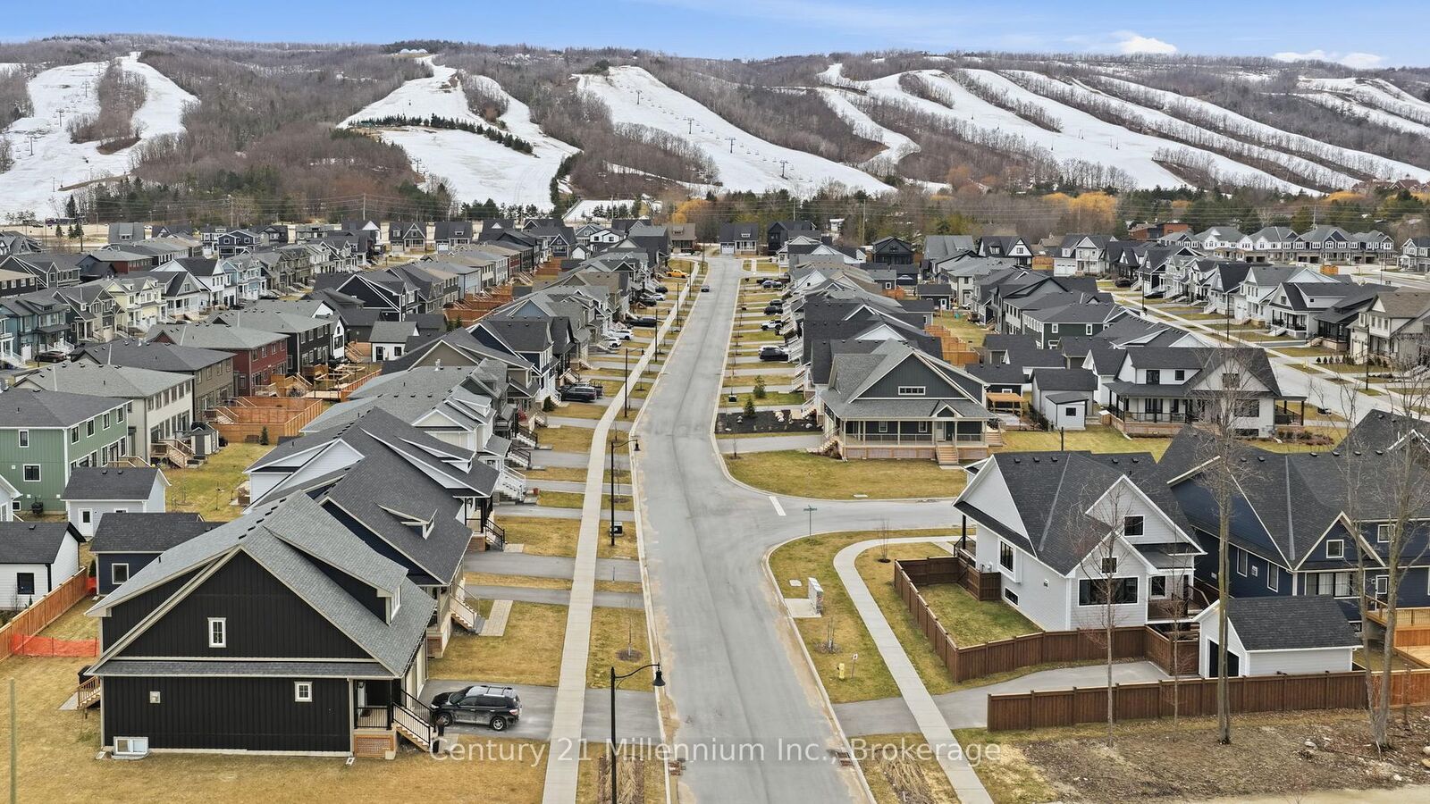 Photo de la propriété: 115 Courtland Street ON L9Y 0R4