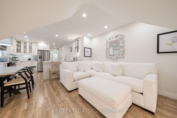 Property Photo:  963 Avenue Road 8  ON M5P 2K9 