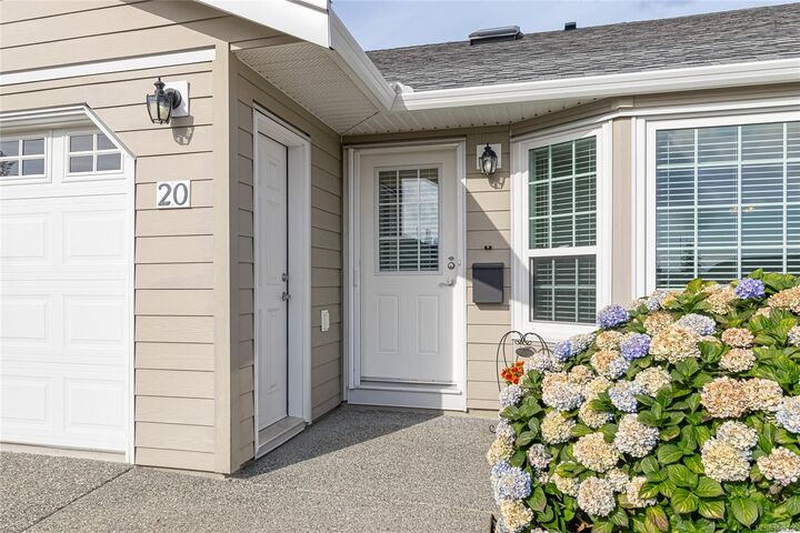 Property Photo:  815 Dunsmuir Cres #20  BC V9G 1R8 