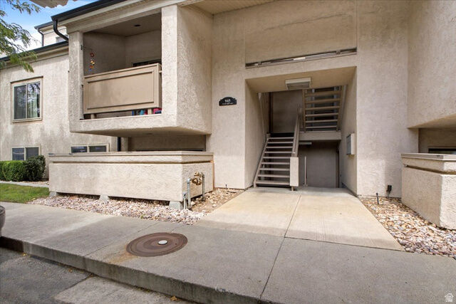 Property Photo: 945 E Creek Hill Ln 10 UT 84047
