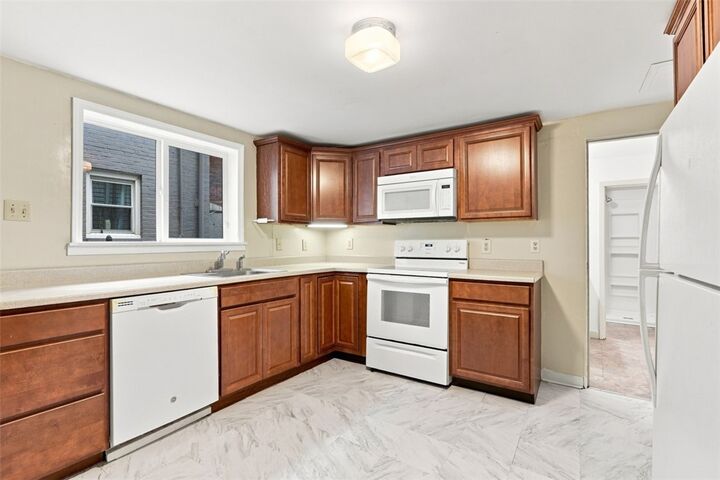 Property Photo: 1710 Sidney St PA 15203