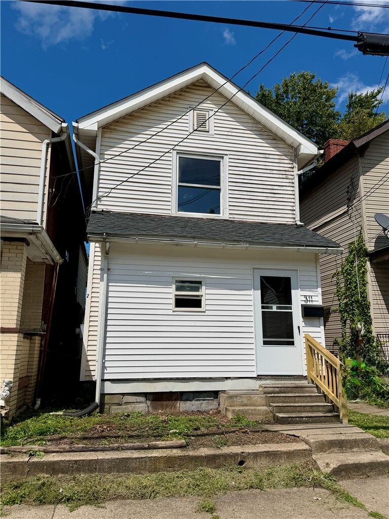Property Photo:  311 E Reynolds St  PA 16101 