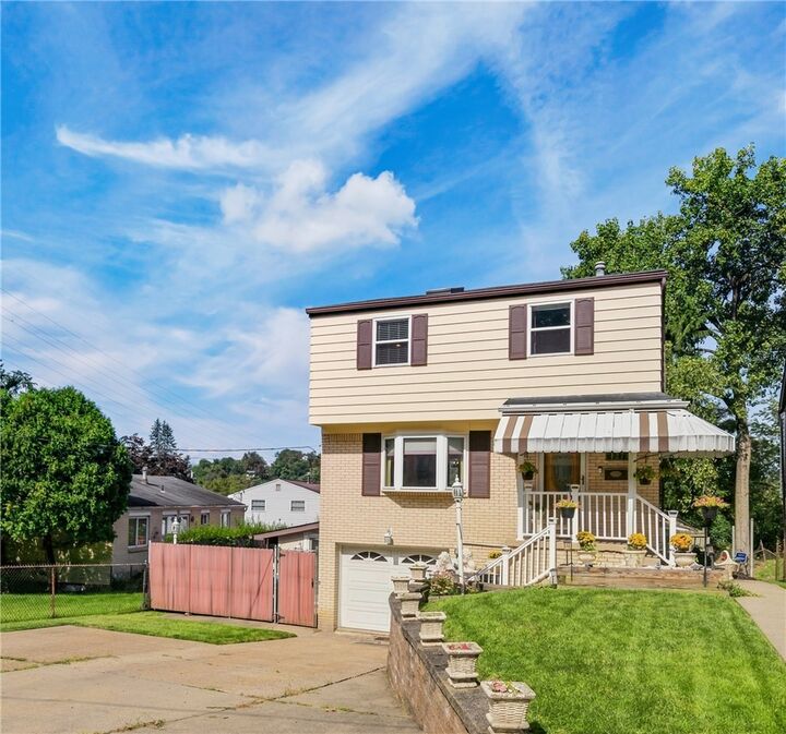 Property Photo:  127 Selvin Dr  PA 15147 
