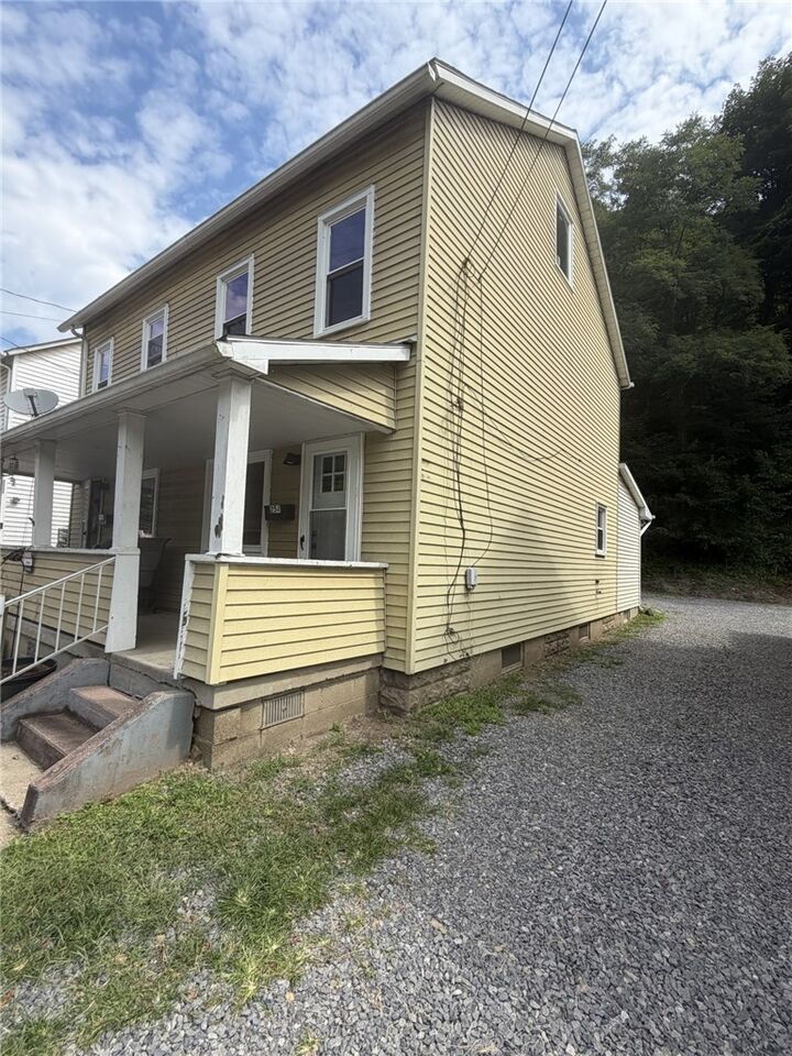 Property Photo:  254 Bailies Run Rd  PA 15030 