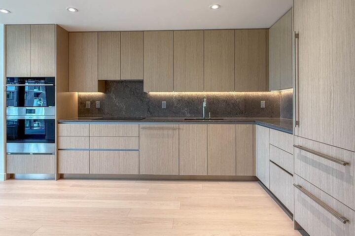 Property Photo:  777 Harbour 607  BC V7P 0G2 