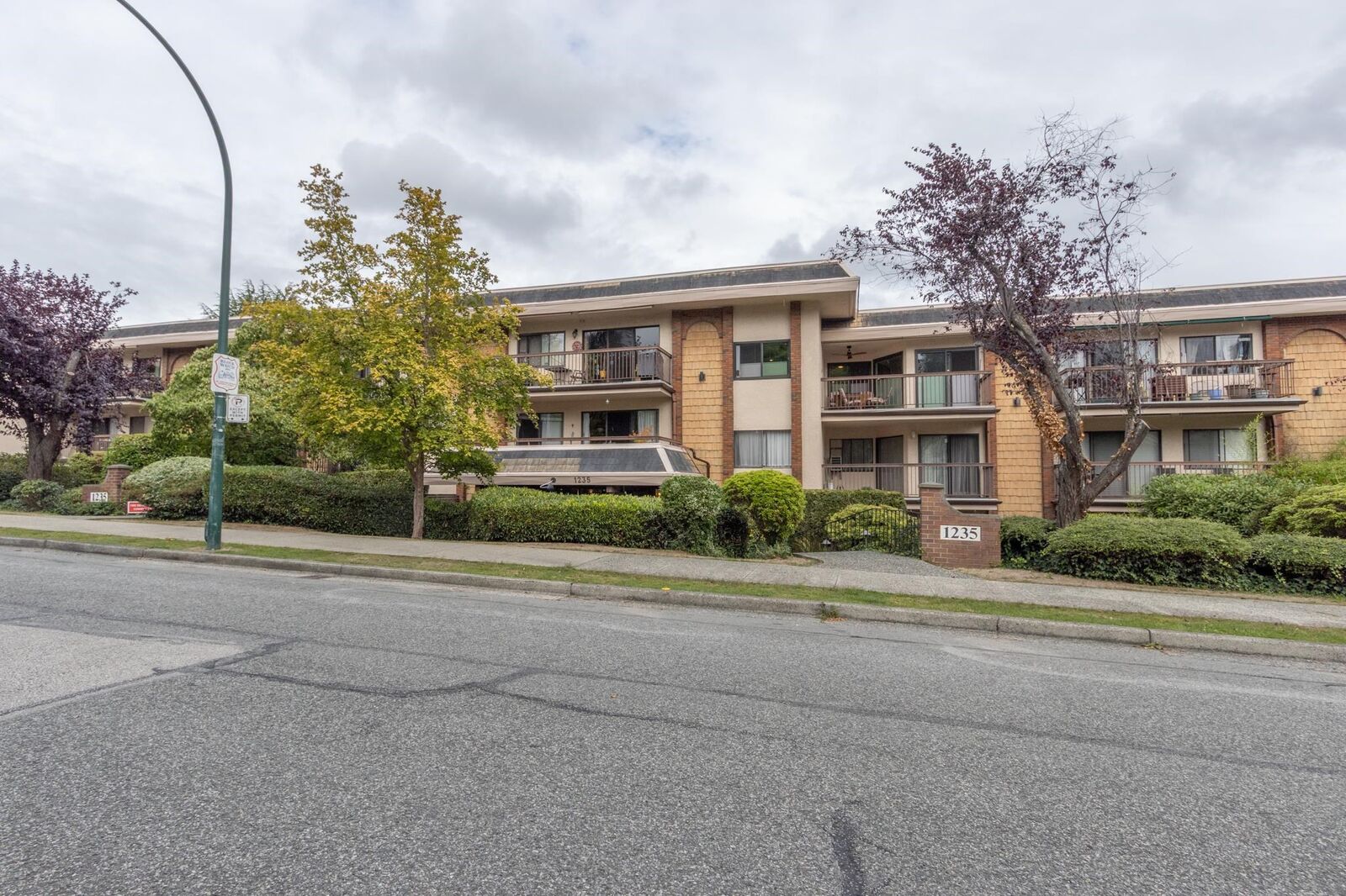 Property Photo:  1235 15th Avenue 202  BC V6H 2V6 