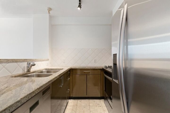 Property Photo:  1328 W Pender Street 1703  BC V6E 4T1 