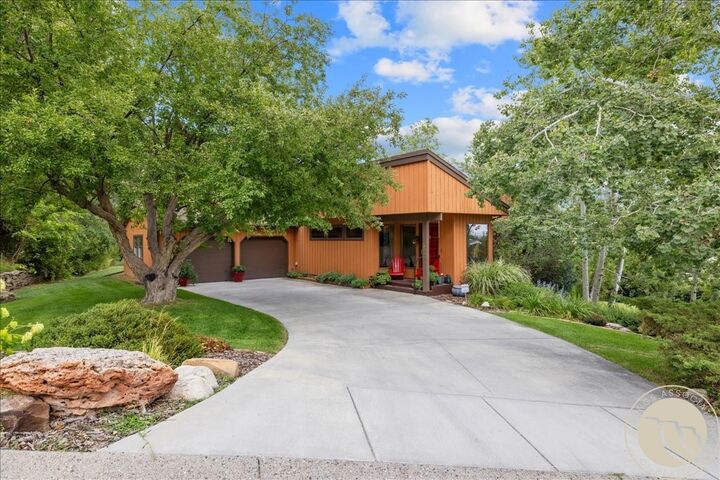 Property Photo:  3227 Country Club Circle  MT 59102 