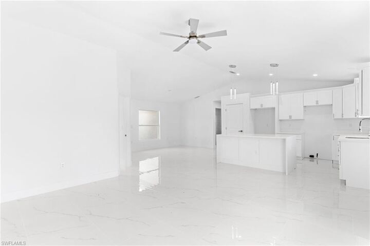 Property Photo:  519 Hawthorne Ave S  FL 33974 
