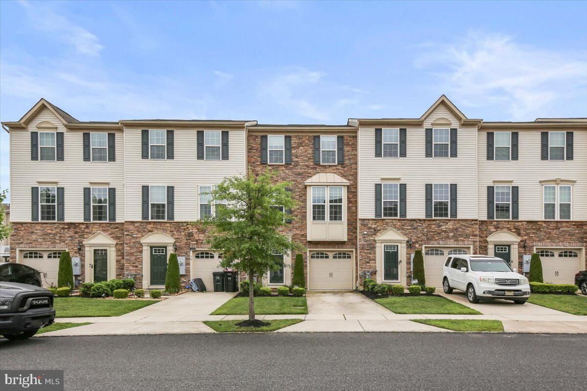 Property Photo: 81 Village Green Lane NJ 08081