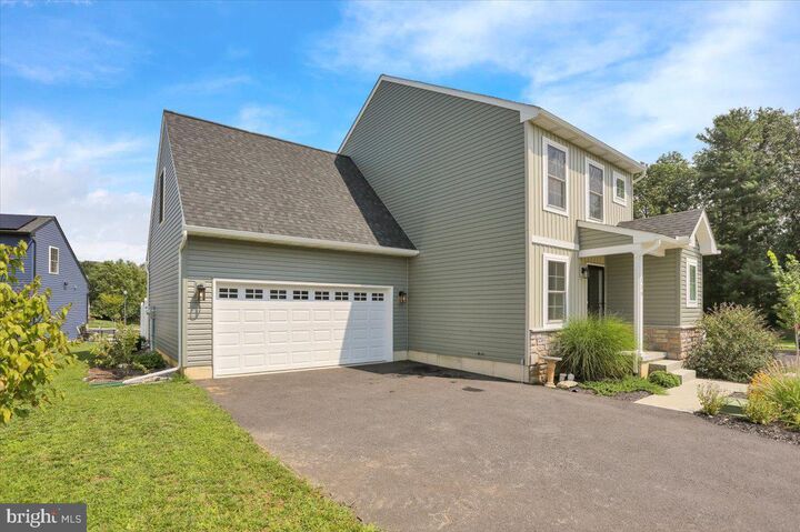 Property Photo: 116 Meadows Bend PA 17543
