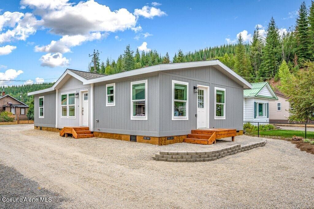 Property Photo:  115 F St  ID 83868 