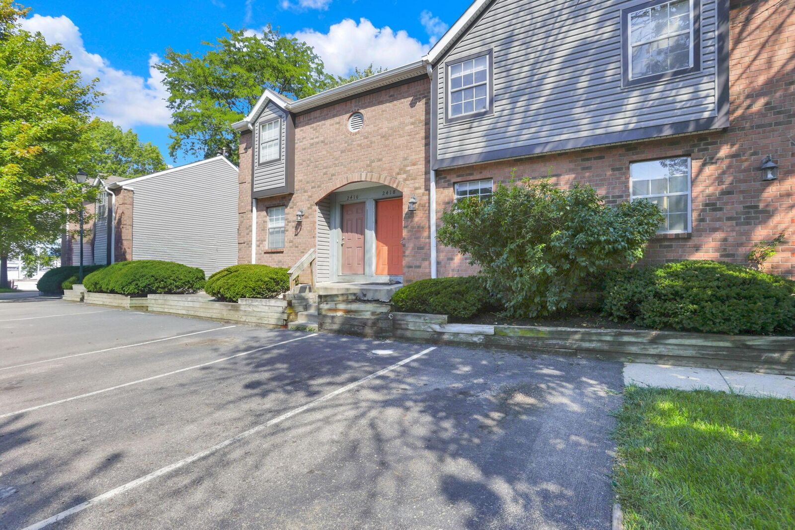 Property Photo: 2418 Carolina Avenue OH 43229
