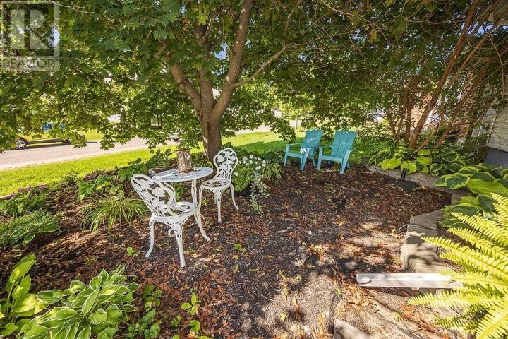 Property Photo: 16 Griffon St ON P6A 5S7