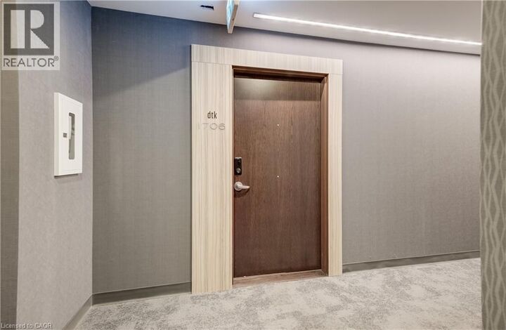 Property Photo:  60 Frederick Street 1706  ON N2H 0C7 