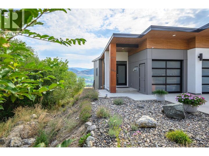 Property Photo:  206 Vineyard Way  BC V1H 1Z7 
