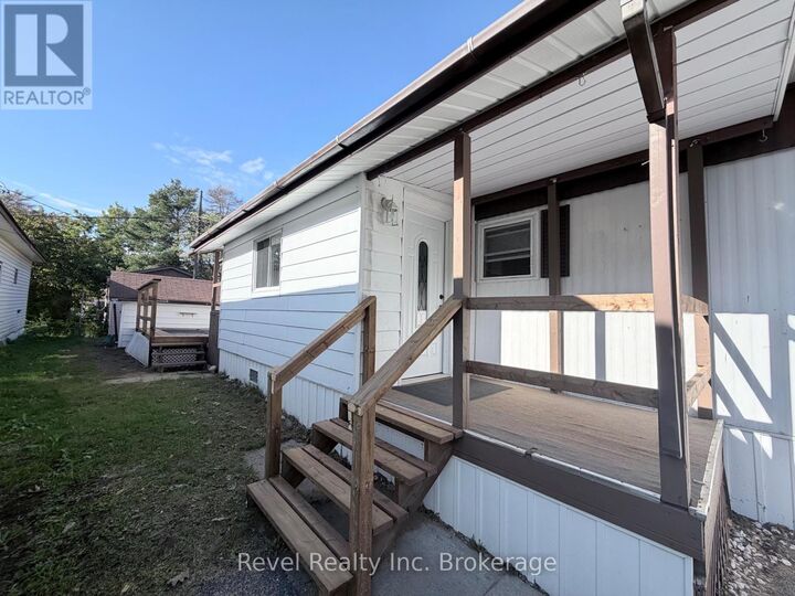 Property Photo:  208 Little Down Lane 7  ON P1B 8G2 