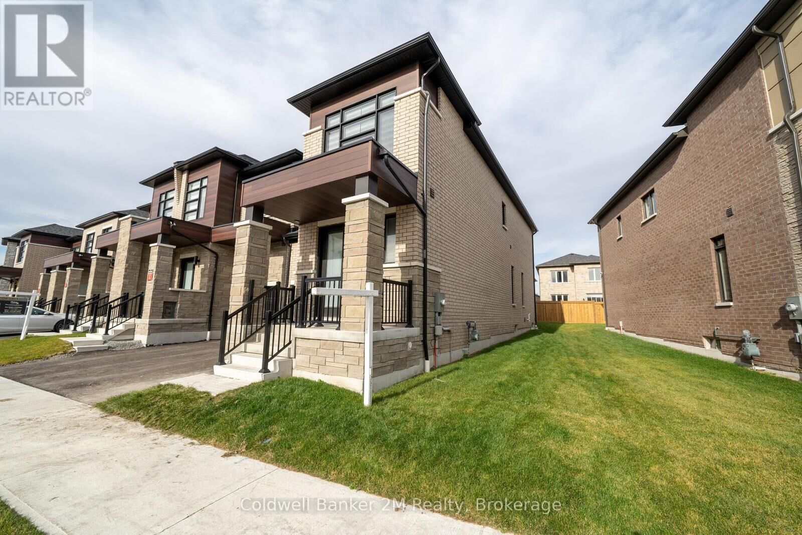 Property Photo: 136 Ogston Crescent ON L1P 0H3