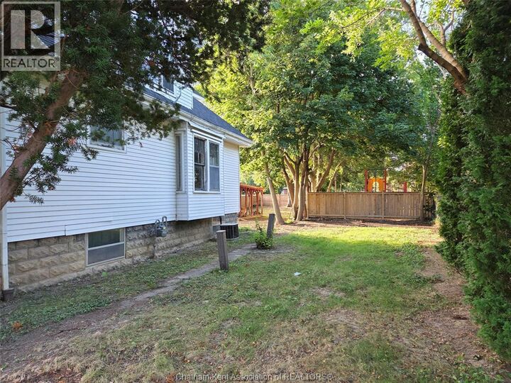 Property Photo:  24 Stanley Avenue  ON N7M 3J2 