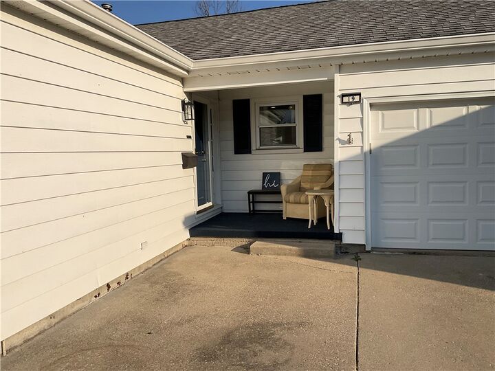 Property Photo:  19 Ridge Drive  IL 62521 