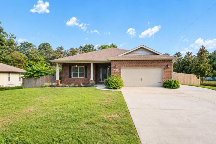 Property Photo: 739 Overbrook Drive FL 32547