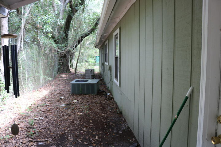 Property Photo:  858 Fairview Drive  FL 32547 