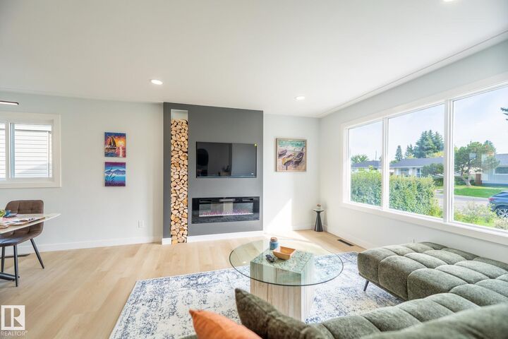 Property Photo: 16136 109A Avenue NW AB T5P 1C4