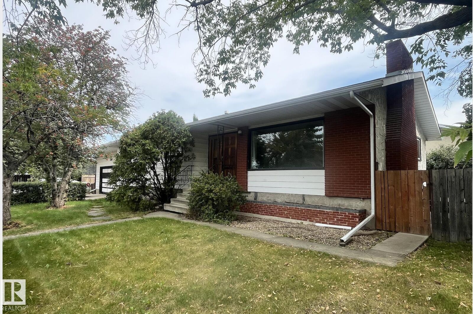 Property Photo:  73 Starling Drive  AB T8A 3L9 