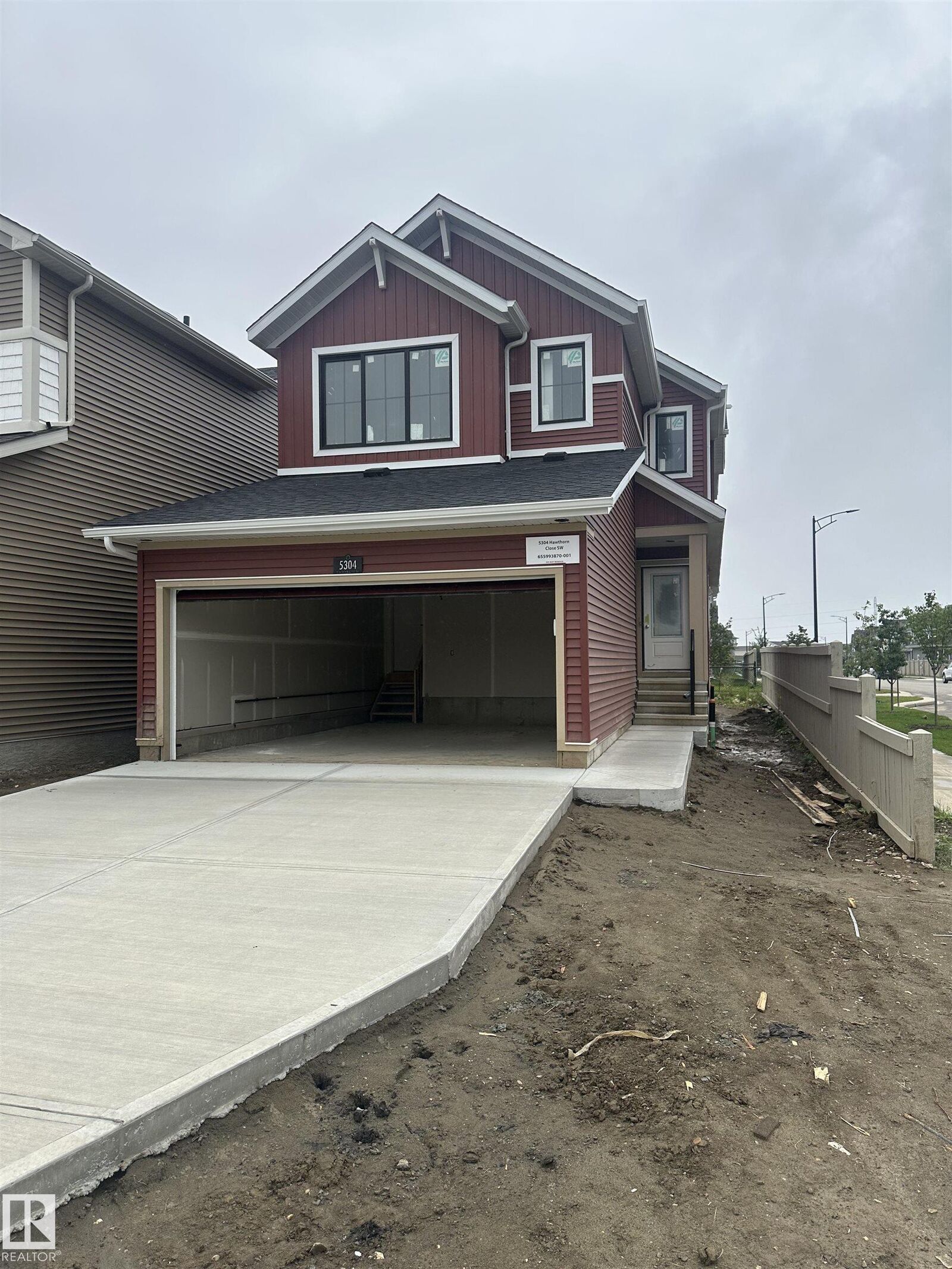 Property Photo:  5304 Hawthorn Close SW  AB T6X 3N5 